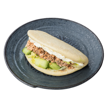 Bun with cream cheese and salmon Well Done