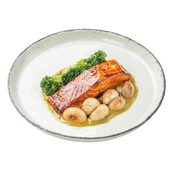 Salmon steak with vegetables